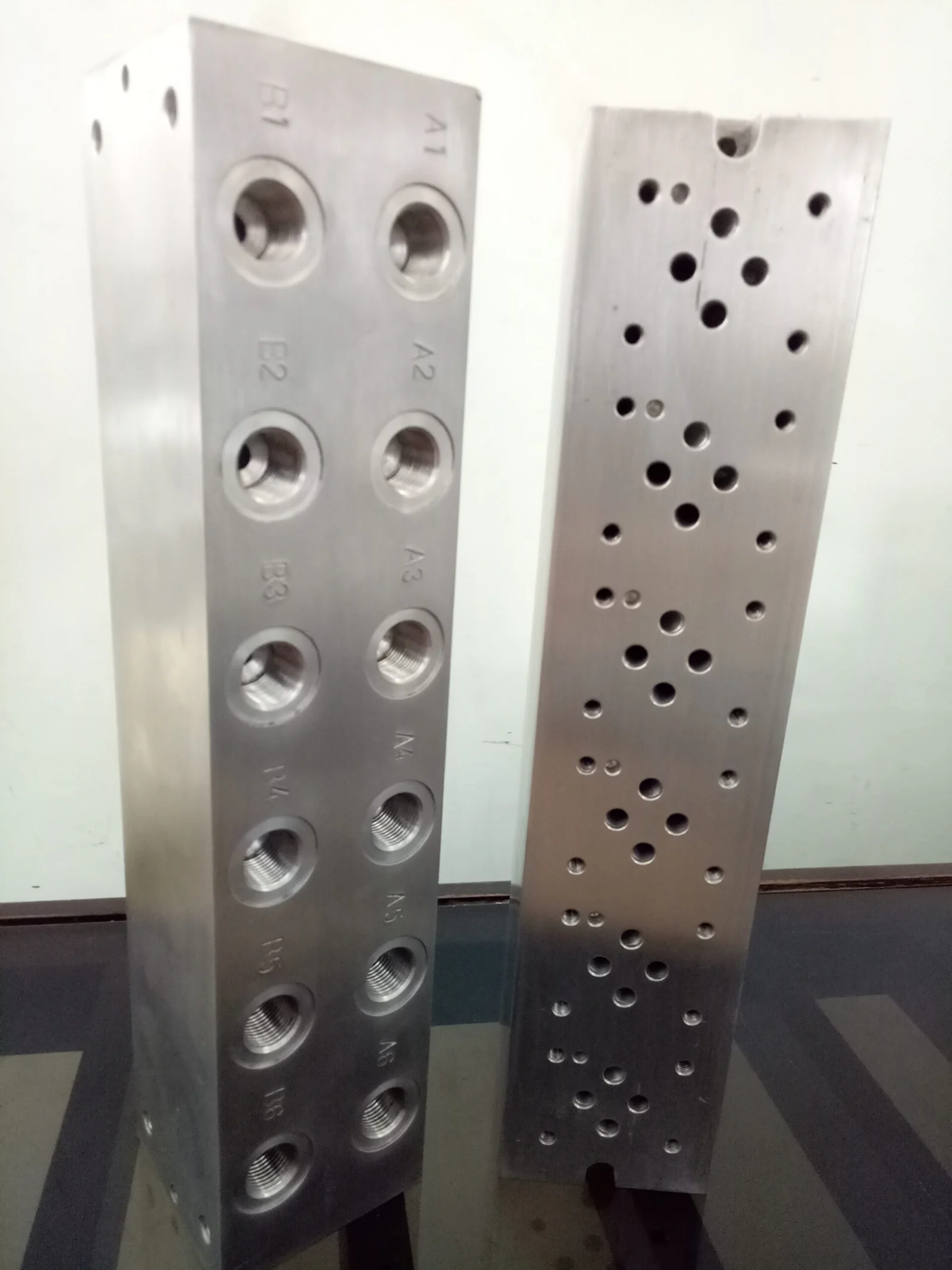 Custom Hydraulic Manifold